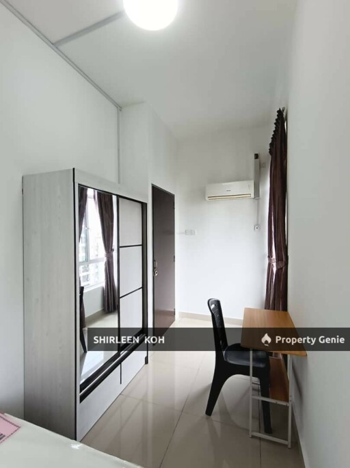 Female Room Renting at Suriamas Suites Condominium @ Larkin JB Town