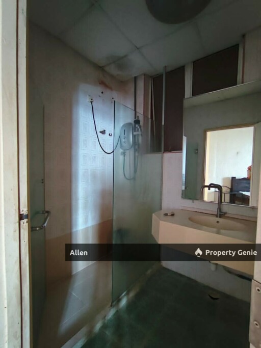 Stulang Villa with Sea View for RM3,000!