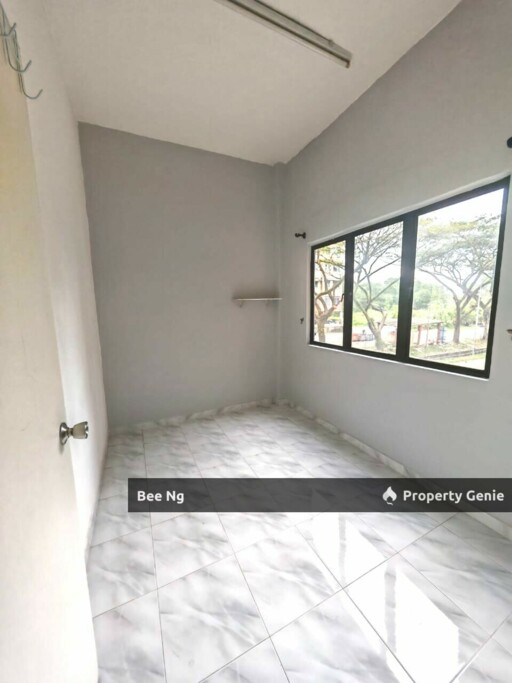 Pulai Utama / Low Cost Flat / Tingkat Pertama / Fully Renovate / Super Value