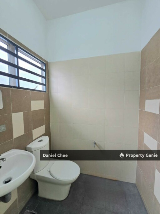 Pengkalan New Painted Facing Field Double Storey Terrance House For Sale