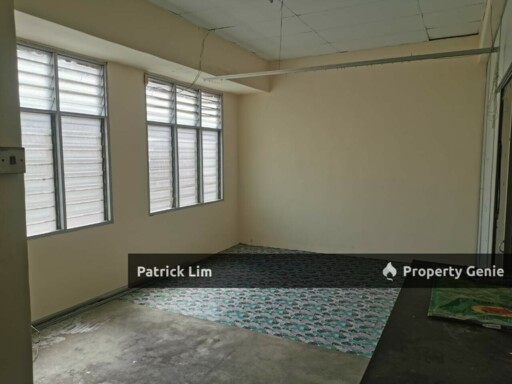 Taman Jati Batu Berendam [1st Floor] 3 Rooms Shop Lot FOR RENT