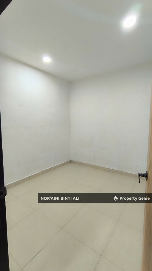 UTK DIJUAL TERES SETINGKAT INDERA MAHKOTA 2  (Lorong IM 2/18)