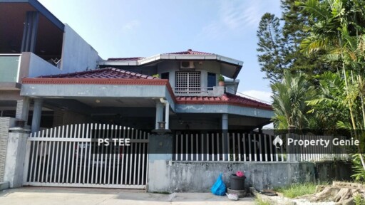 Corner spaious 2 Storey