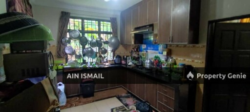 BANGLO SETINGKAT PANTAI BATU HITAM BESERAH, KUANTAN