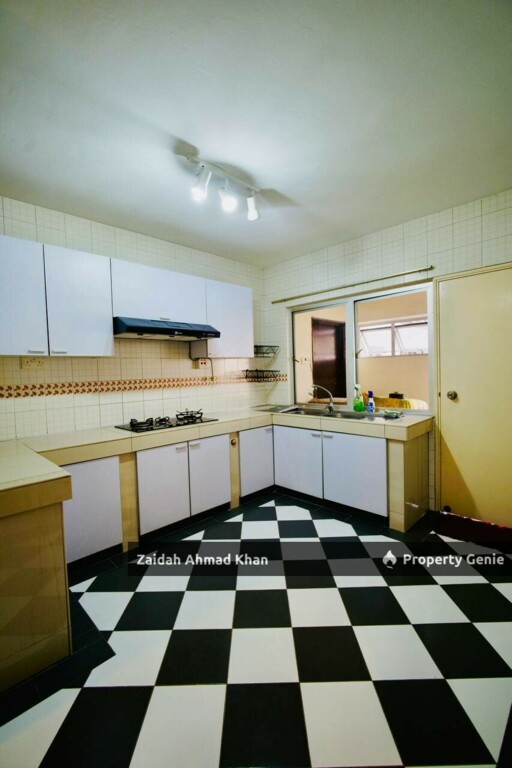 MENARA BANGSAR CONDOMINIUM FOR SALE MOVE IN CONDITION WALKING DISTANCE TO MRT FREEHOLD WELL MAINTAINED