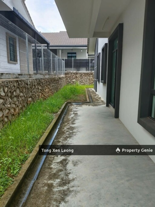 Single Storey SemiD @ Durian Tunggal For Sale !!