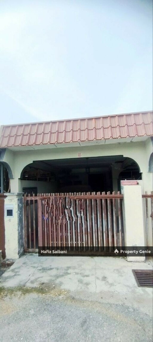 Single Storey Kampung Raja Uda Port Klang