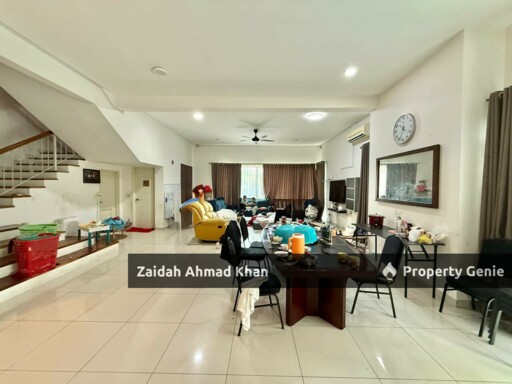 1080 RESIDENCE TAMAN PUNCAK SAUJANA KAJANG 3-STOREY SEMI DETACHED FACING CLUB HOUSE 2 MASTERBEDROOM