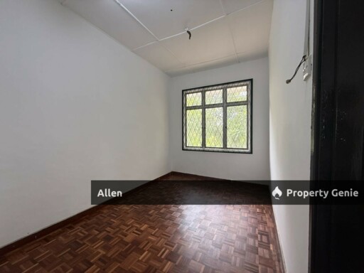 Bukit Kempas – Spacious 4BR Semi-D with Massive Land Area
