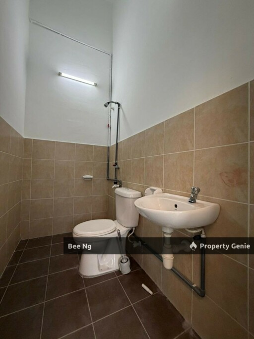 Taman Pulai Mutiara / 2.5 Storey Terrace / Partially Renovated / Super Value