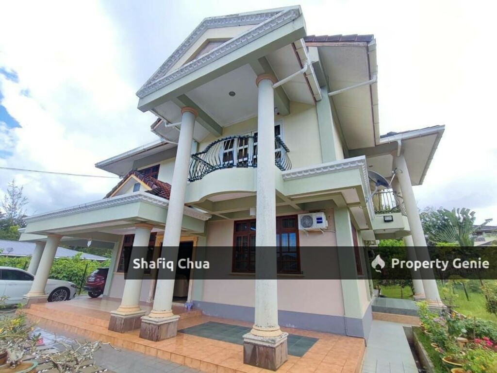 Double Storey Bungalow House Lorong Diplomatik, Kuching For Sale