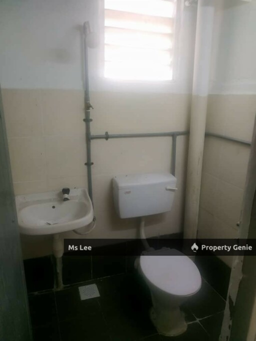 Dahlia Apartment @ Bandar Country Homes , RAWANG - Block Kenanga 3rd floor