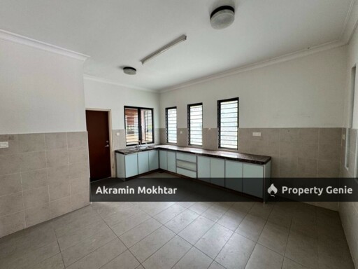 FREEHOLD & END LOT |  2 STOREY SUPERLINK HOUSE ILTIZAM ALAM SARI BANGI
