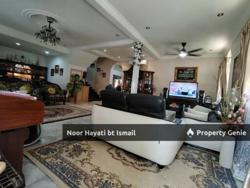 Section 7 Shah Alam, 2sty Corner House for Sale RM880k