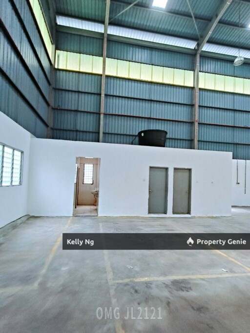 2.5 Storey Semi-Detached Factory / Warehouse At Pandamaran Klang For Rent