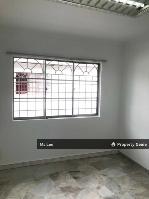 End Lot 2 Storey Town House (1St Floor unit)-Taman Sri Sentosa @ Klang-Ready 31/10