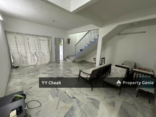 Taman Cempaka 2-storey House For Sale - Good Condition, Concrete Ceiling