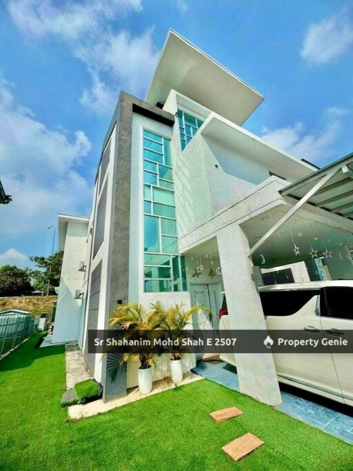 2.5 Storey Bungalow Laman Puteri Sikamat Negeri Sembilan