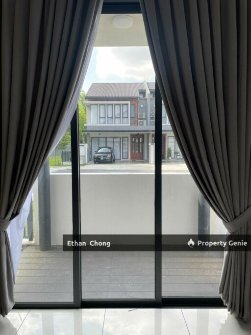 ELMINA GARDEN DOUBLE STOREY END LOT FOR SALE