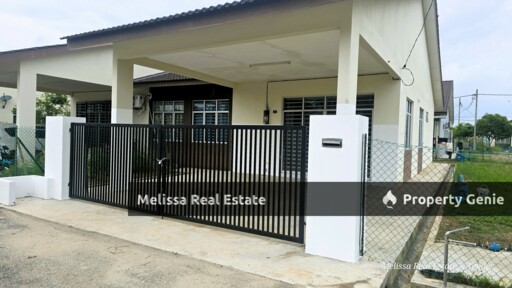 Corner House Huge Space For Rent in Kuantan