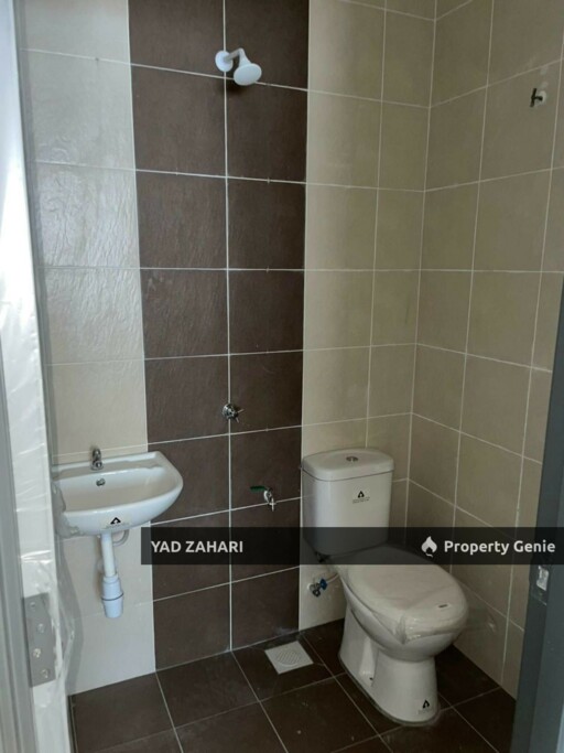Jalan Lombong Perak, Shah Alam | Single Storey Terrace 4 Bedrooms | RM475K - Freehold and Near Mall