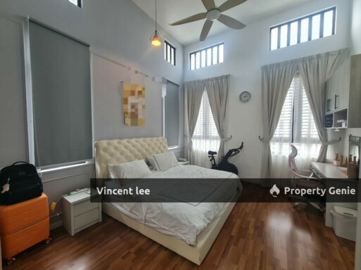 Tenderfield Eco Majestic Semenyih Semi-D Cluster 32X70 Renovated Condition