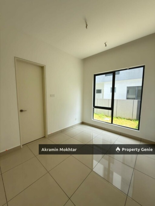 3 Storey Semi-D Corner Unit @ Broadleaf Residence Kota Kemuning, Shah Alam