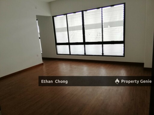 Elmina Viana (Facing Park) House For Sale