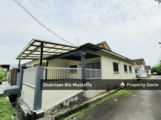 International Lot, End Lot, Taman Flora Heights, Pasir Gudang, Johor