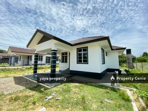 BANGLO MAMPU MILIK KG JOH LABOK