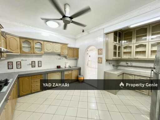 Seksyen 9, Shah Alam | 2-Storey Semi-D 5+1 Rooms | RM1.55M - Renovated, Extended Kitchen & Well Maintained