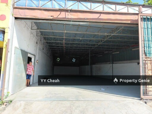 Kuala Kangsar, perak Ground Floor Shop For Rent, corner and main road