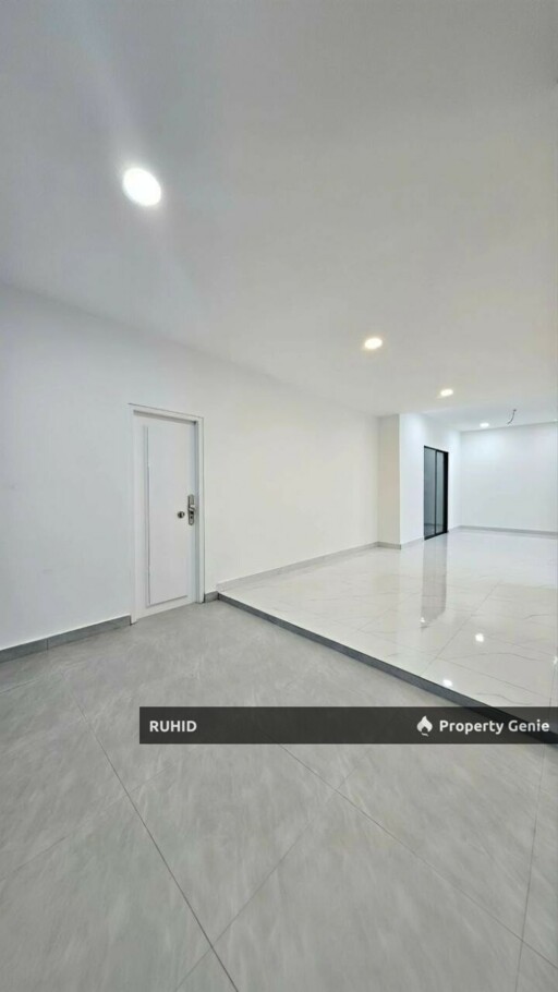 Taman Johor Jaya, Johor Bahru - (CORNER LOT) DOUBLE STOREY SEMI-D HOUSE