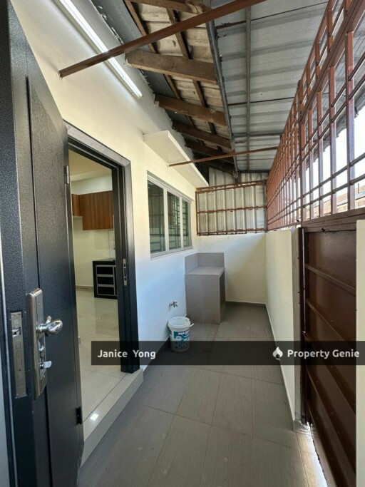 Taman Perling Jalan Camar 8