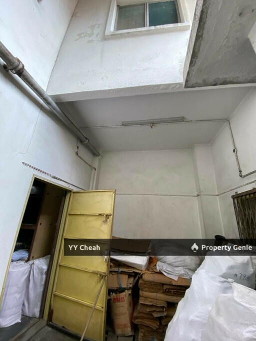 Ipoh Town 二奶巷 2 Storey End Lot Shop for Sale 20x100 For Sale, Freehold