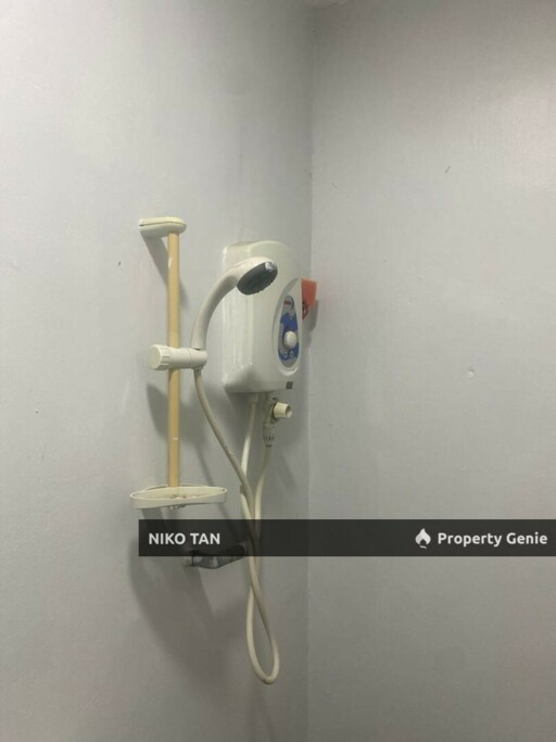 Room For Rent Jalan Hijau, Taman Pelangi