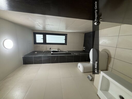 Peeling / 8scape / 2bedroom / Partially Furnished / Below Market