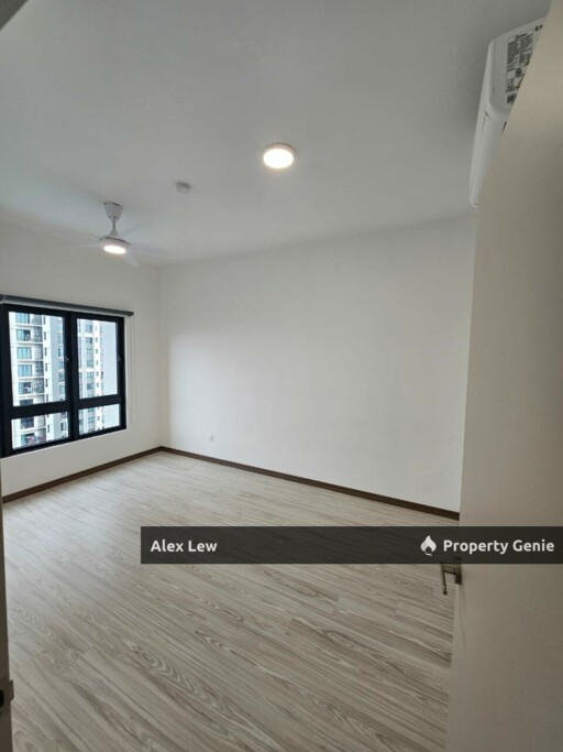 M Oscar Partial Furnished for Rent with 2 Carparks