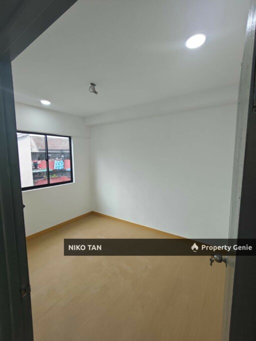 [RENOVATED] Geharu Flat, Taman Rinting Masai For Sale