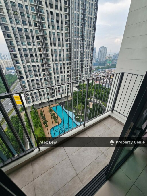 M Oscar Partial Furnished for Rent with 2 Carparks