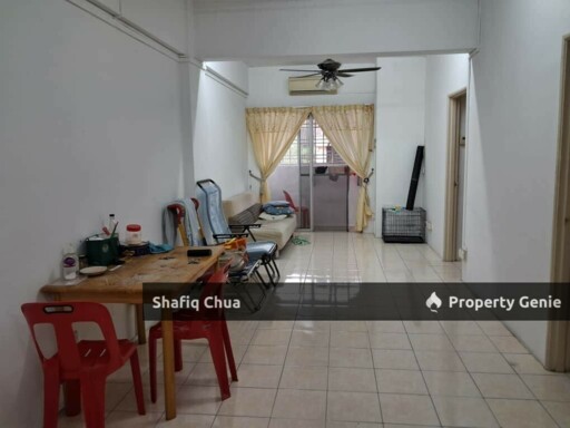 Level One Red Ruby Apartment Taman Universiti, Seri Kembangan For Sale