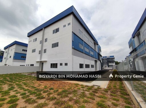 NEW 3 STOREY SEMI DETACHED , BALAKONG JAYA, BALAKONG .