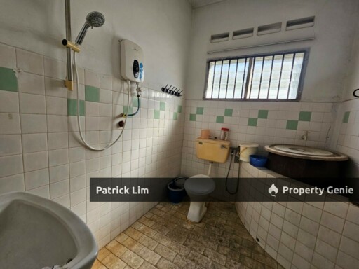 FREEHOLD Semi-D @ Bukit Beruang | 3,200 sqft | Only RM698K