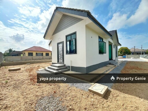 FOR SALE: BANGLO MODEN PADANG SIAM TANAH MERAH KELANTAN