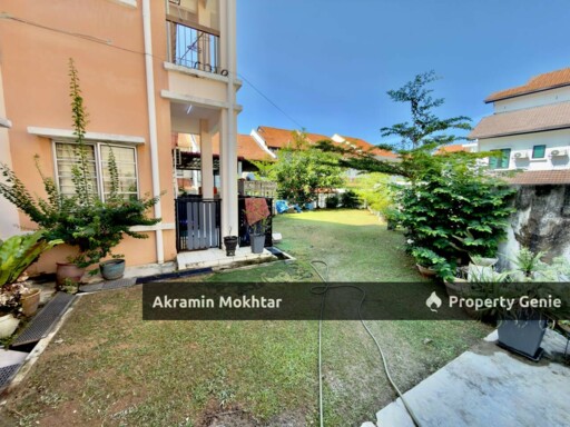 END LOT 3 Storey Terrace De Puncak Ukay, Taman Ukay Perdana, Ampang Selangor .