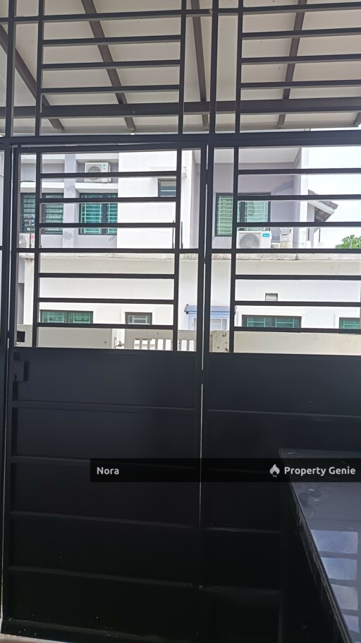 Laman Delfina, Nilai Impian. Corner Lot for Sale