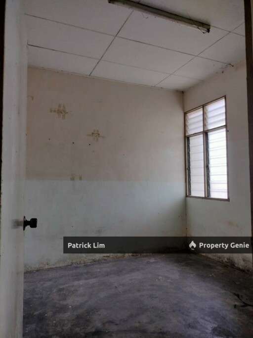 Taman Seri Pelangi Double Storey House (For Rent)