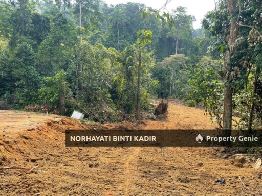 (HOT AREA) LOT BANGLO BESERAH BERHAMPIRAN KG DARAT SEKOLAH