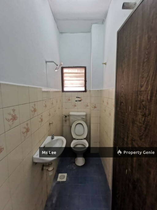 3rd Floor Shop Apartment @ Taman Sri Kuching, KL-Ready 30/9