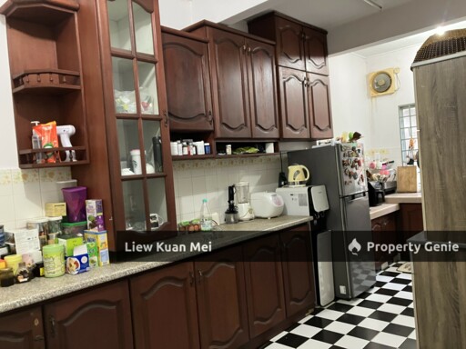 Well Renovated Fully Extended 2 Storey Terrace @Taman Kelana Indah, SS7 Kelana Jaya. Close to amenities & easy access to Highways. Short distance to Paradigm Mall. Call Ms Liew 019-2399825 for viewing